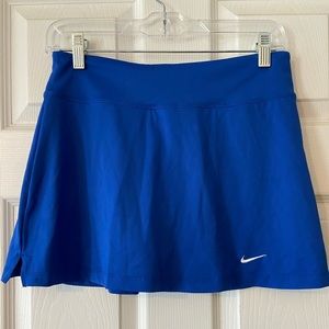 Nike women Large DRI-FIT blue 13 1/2 inch golf/tennis skirt with under shorts
